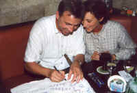 .. und dann nat�rlich auf der Traditionsfahne unterschrieben.