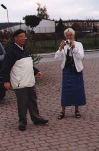 ... b�ndelte Dieter schon mal mit der Kellnerin an.