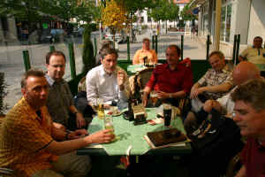 a14_erstesbier.jpg (93886 Byte)