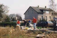 Zaunbau mit den Nachbarn